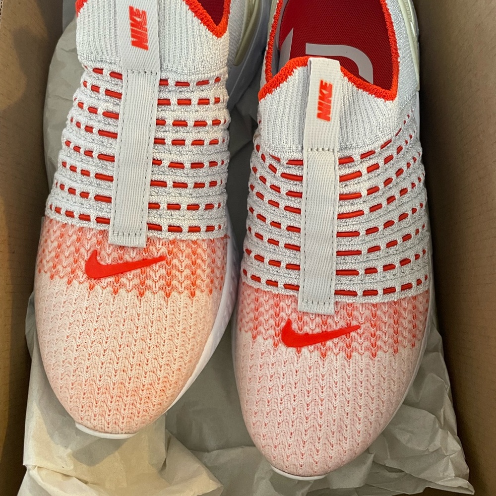 NWT Nike React Phantom Run Flyknit 2